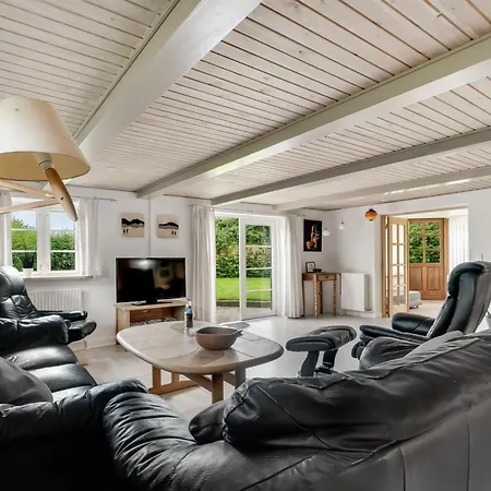 Aliza - 300m To The Fjord By Interhome *